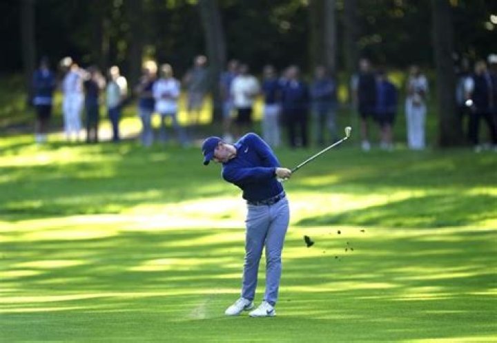 Fitzpatrick and Åberg shine out of Europe’s Ryder Cup players at Wentworth. Helligkilde leads