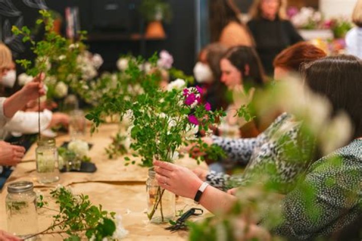 Floral Design Workshops | K’nees Florists