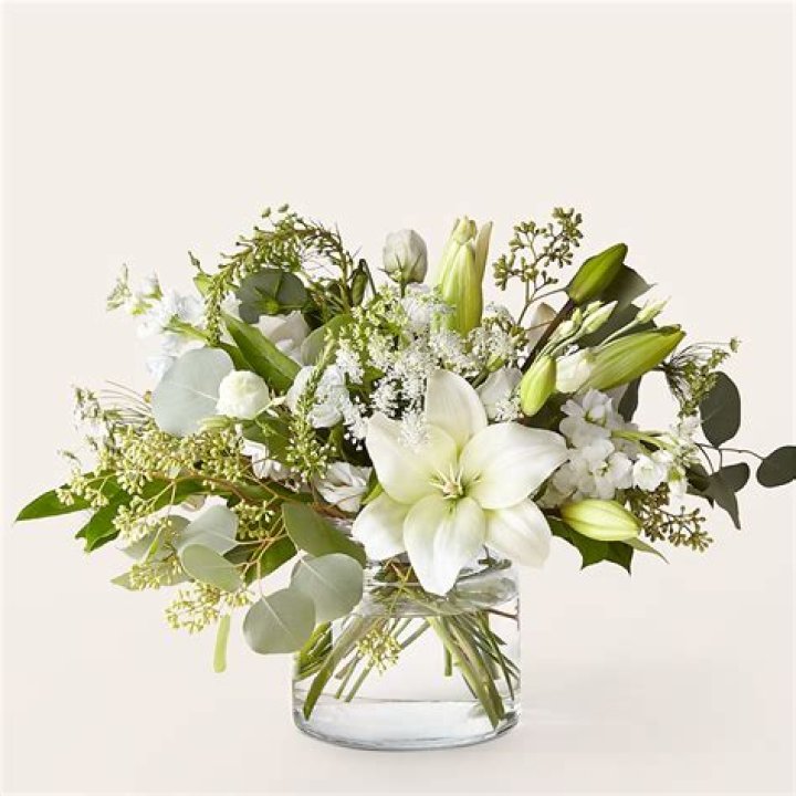 Flower Arrangements | Hy-Vee Helpful Holiday – WHBF – OurQuadCities.com