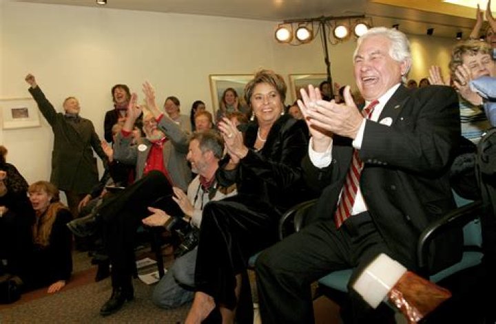 Former New Mexico governor remembered as Hispanic role model