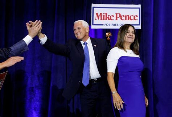 Former Vice President Mike Pence makes Iowa campaign stop
