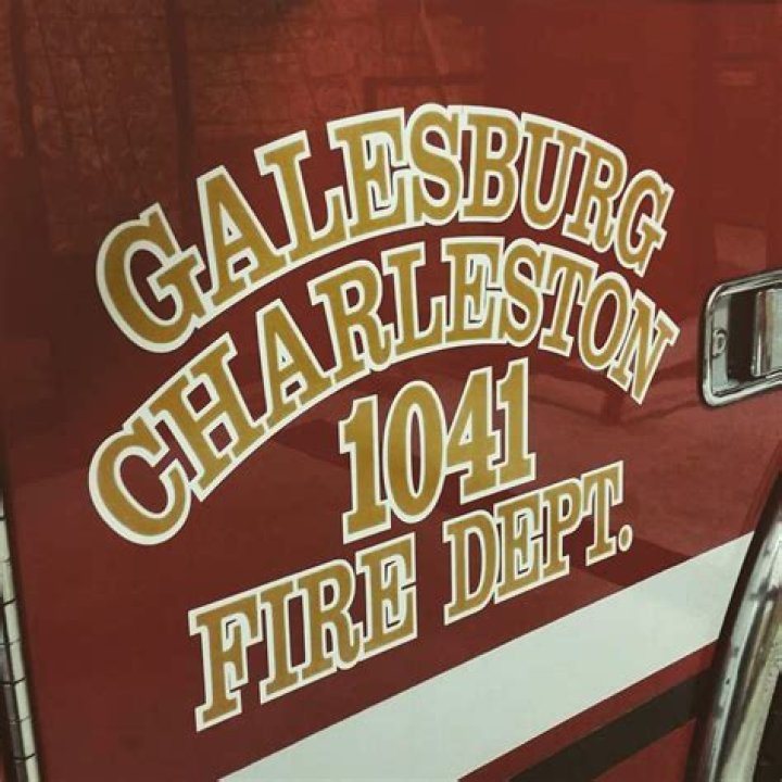 Galesburg Fire Department deals with 2 fires; dogs rescued at 1, vehicle lost in another