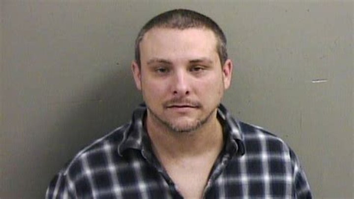 Galesburg man arrested on multiple felony warrants