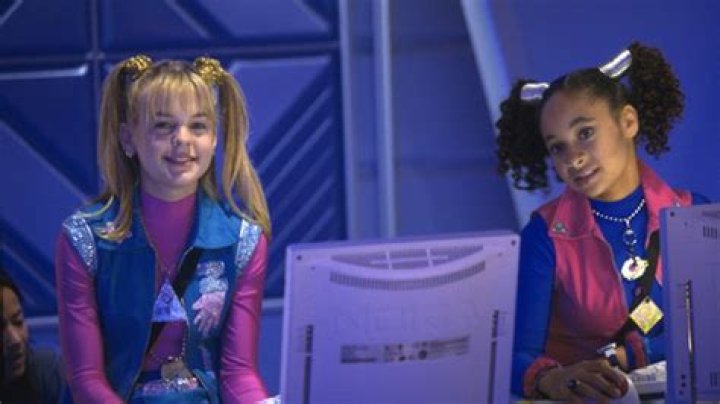Girl Of The 21st Century’ As An Adult —  14 Things I Didn’t Notice About The Disney Channel Original Movie Until Now