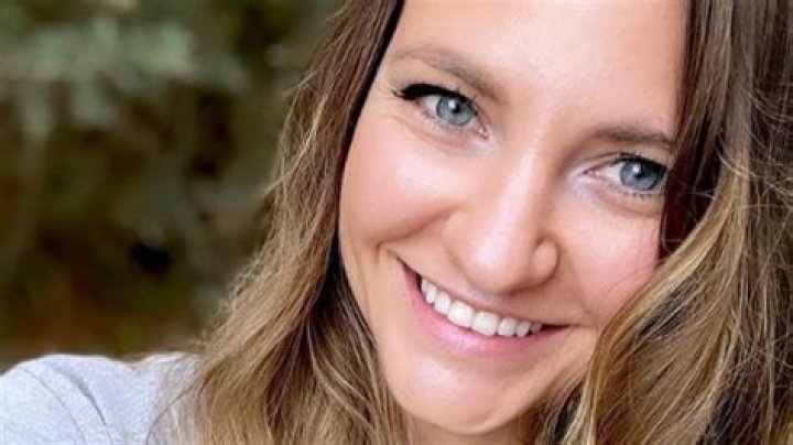 Hannah Wissmann debuts baby bump while gushing over the upcoming baby