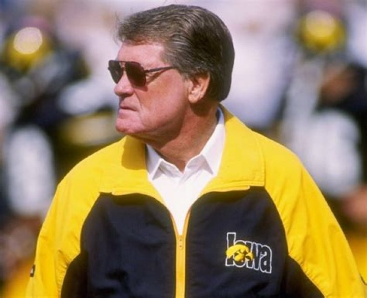Hawkeyes legend Hayden Fry has died