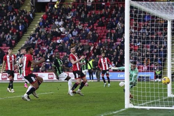 Hojlund’s scoring form has Man United pushing for top-4 spot. Brighton cruises at Sheffield United