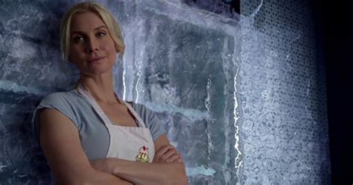 How Does 'Once Upon A Time's Snow Queen Know Emma? Elizabeth Mitchell's Character Is So Shady