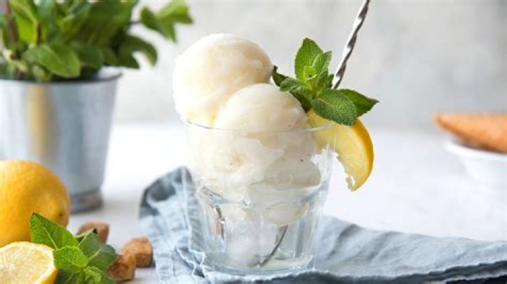 How is Italian water ice made?