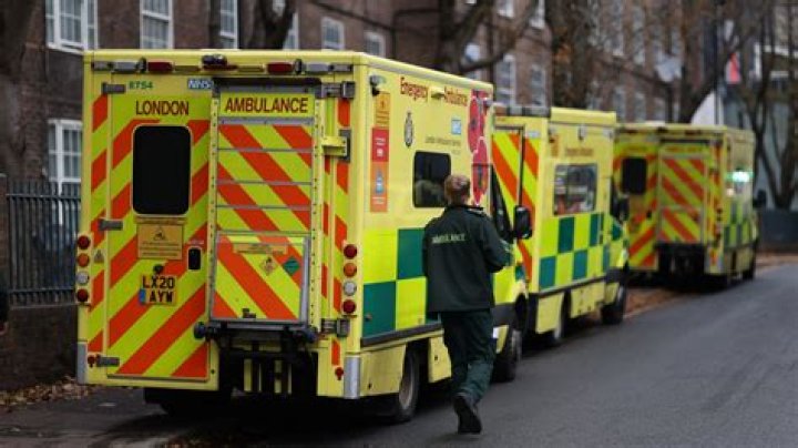 How much do ambulance workers earn in the UK?