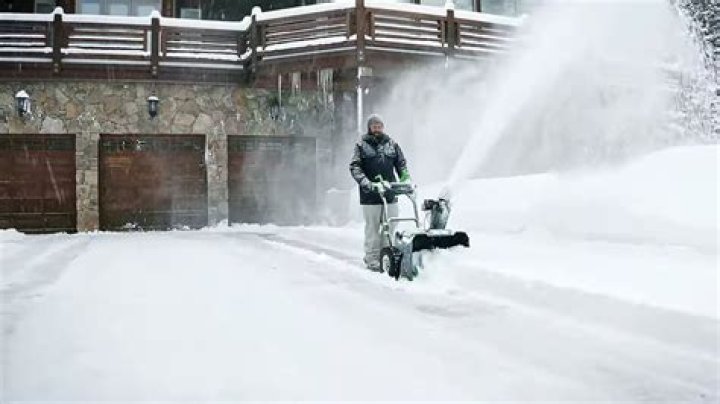 How Much Does It Cost to Operate an Electric Snow Blower?