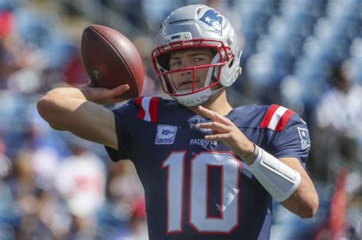 How Old Is Arizona QB?