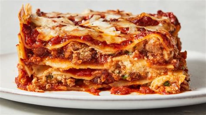 How to cook the ‘perfect’ lasagne soup for autumn - it's like a cuddle in a bowl and takes very little effort