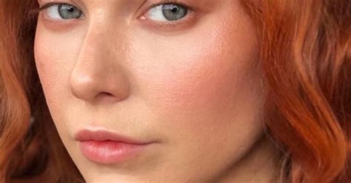 How To Fix Cakey Foundation, According To A Celebrity Makeup Artist