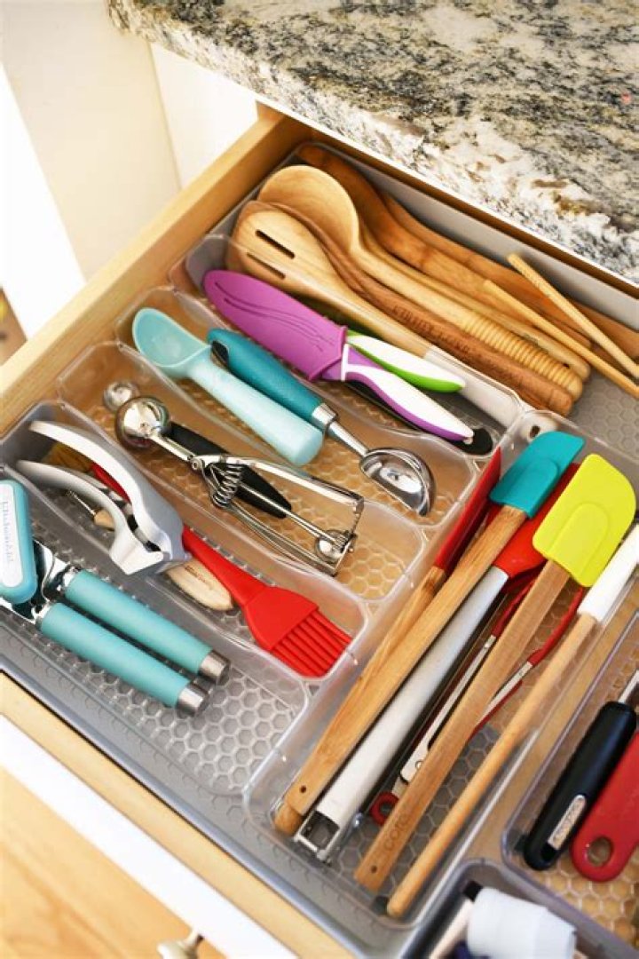 How to organize kitchen drawers