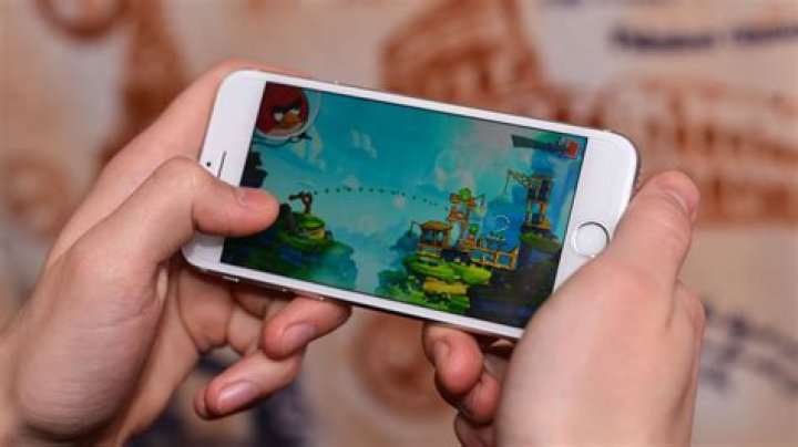 How to quickly change audio devices on the iphone