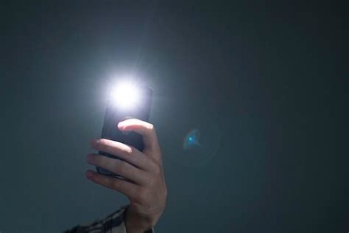 How to use your android phone as a flashlight