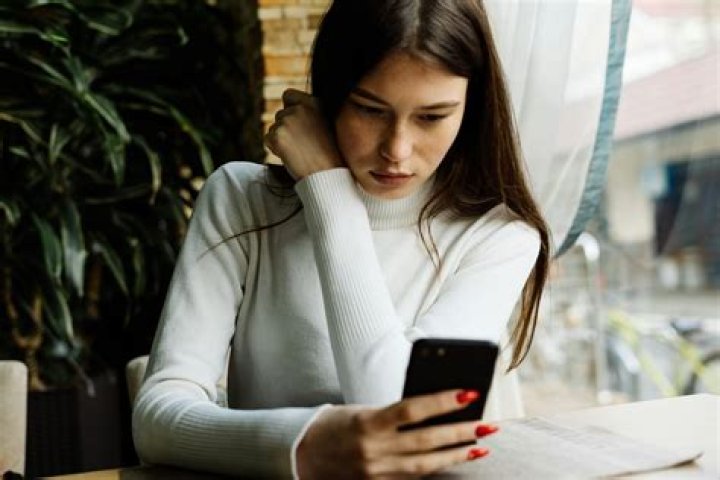 How Your Brain Reacts When Friends Stop Watching Your Instagram Stories