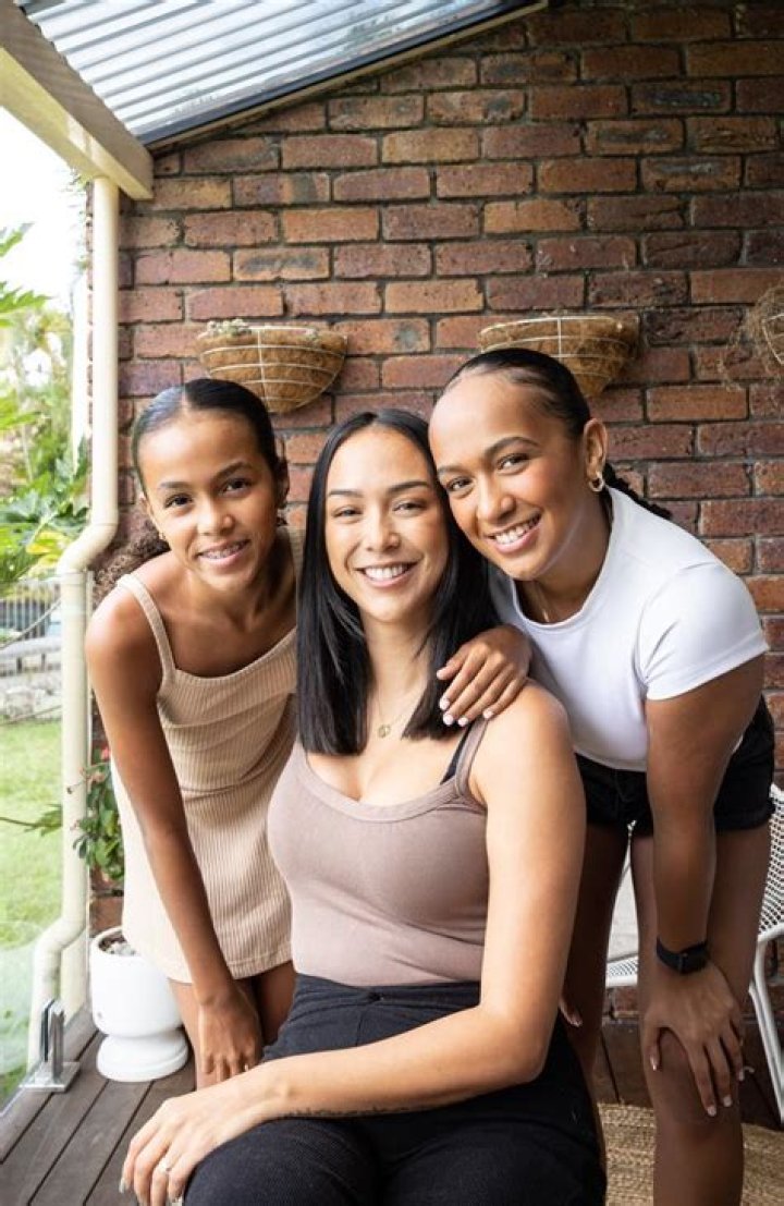 I'm a teen mum & model - my kids were embarrassed by my lingerie snaps but they changed their minds for important reason