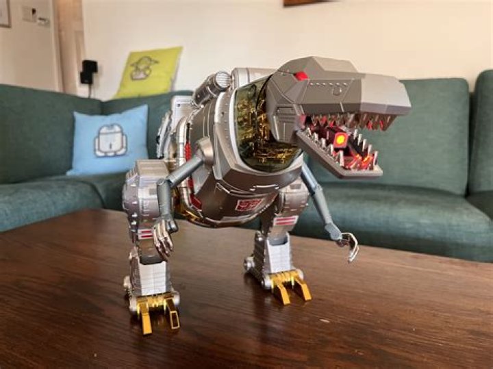 I Spent $200 on Fake LEGO to Make the Robot T-Rex from 'Horizon: Zero Dawn'