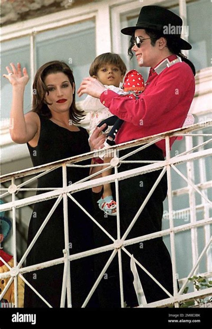Inside Michael Jackson and Lisa Marie Presley's Head-Scratching Marriage