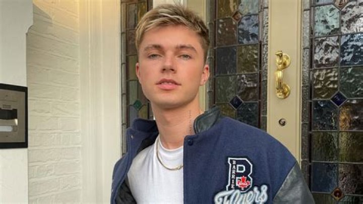 Inside Strictly star HRVY’s incredible home he designed on Minecraft