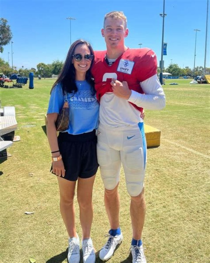 Is He Married To Girlfriend Cheyenne Knight?
