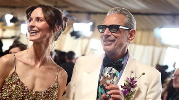 Is Jeff Goldblum Gay? His Relationships