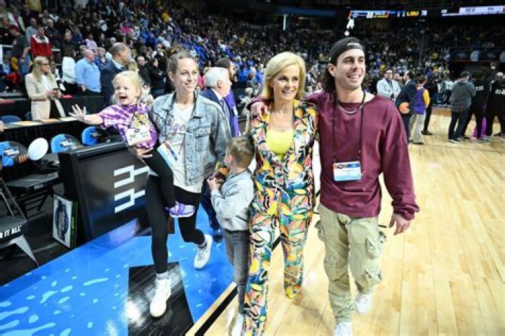 Is Kim Mulkey Married? Husband, Engaged, Dating, Ex-Husband, Age, Net Worth, Salary & Height