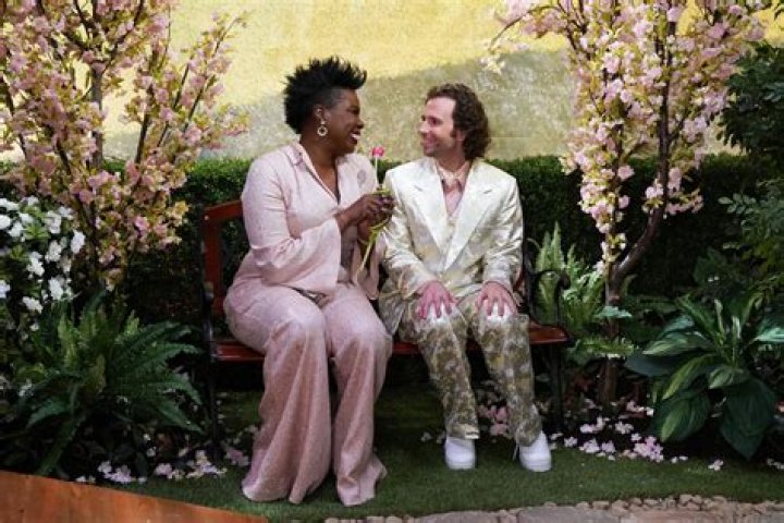 Is Leslie Jones Gay? The Comedian’s Closeness with Her Gay Friend Sparks Rumors!