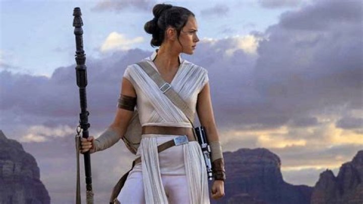 Is Rey daughter of Leia?
