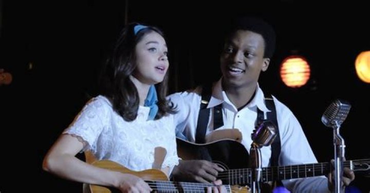Is Sarah Hyland Really Singing In 'Dirty Dancing?' The 'Modern Family' Star Has A Musical Background