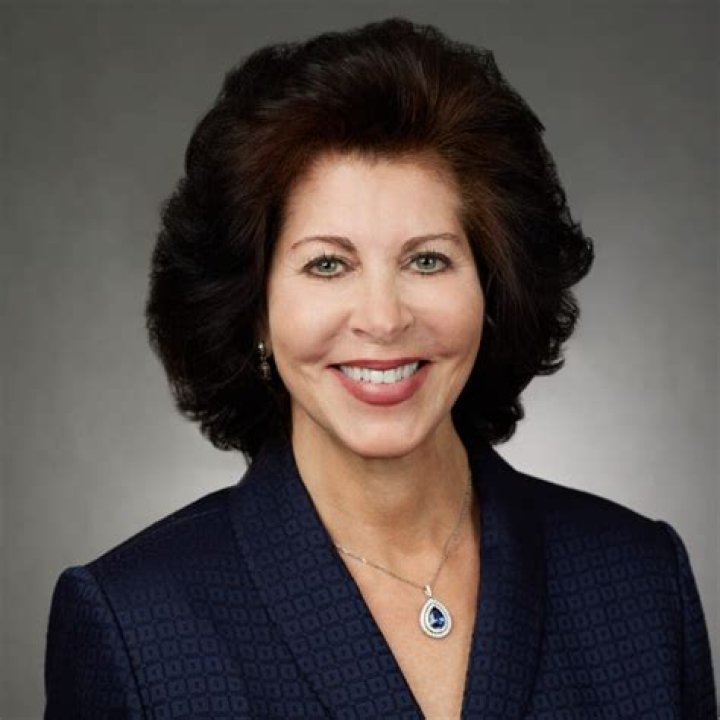 Jacqueline Hinman Net Worth (2024) | wallmine