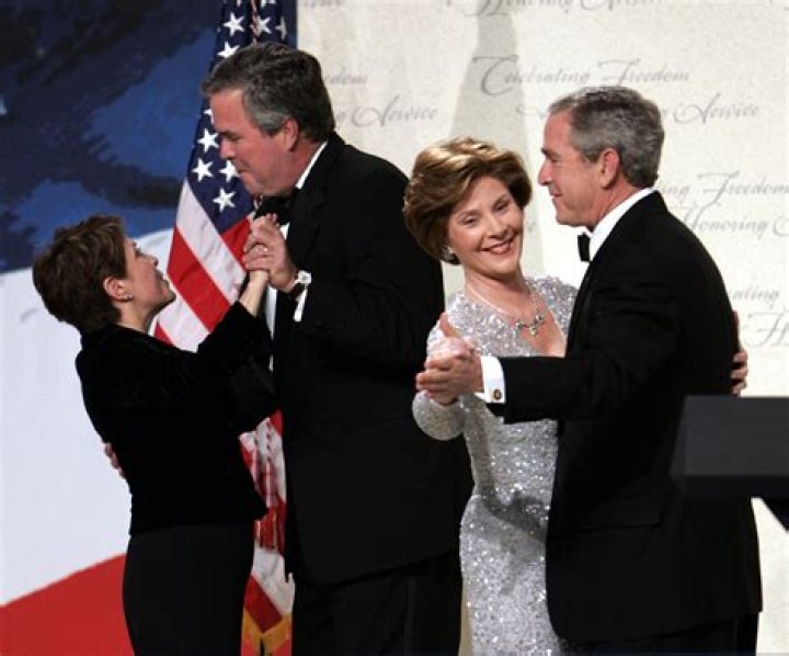 Jeb Bush Posts Wedding Photo For His 41st Anniversary, But He's Not The Only Romantic Bush