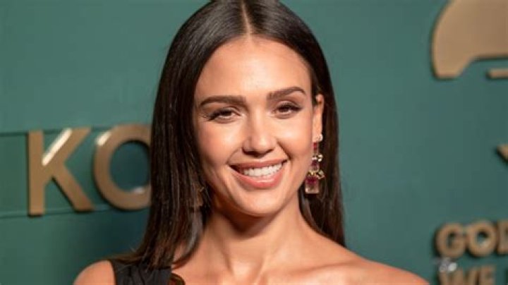 Jessica Alba Twitter hack: Racist and homophobic messages tweeted before actress takes notice