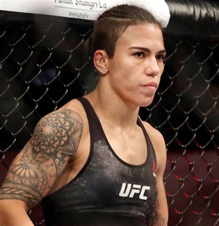 Jessica Andrade: Gender and Sexuality, Transgender Rumors, Family, Early Life, Education and More
