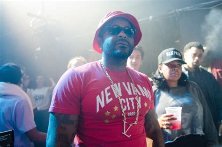 Jim Jones Starts Dancing When Asked About 6ix9ine Assault