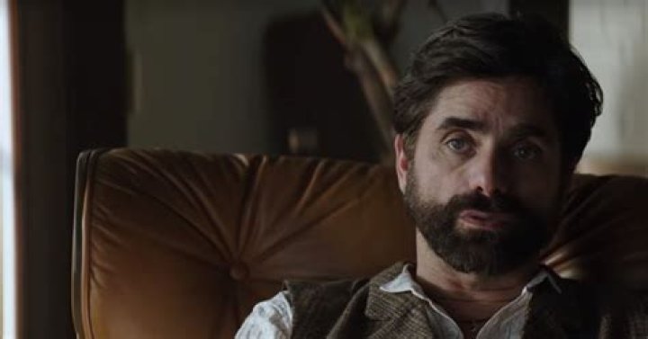 John Stamos Confirmed His 'YOU' Season 2 Return, So There Might Be More Therapy In Joe's Future