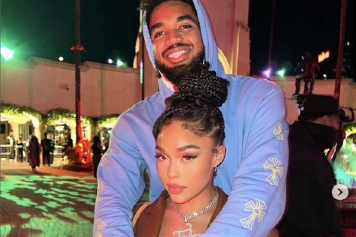 ‘Jordyn Ain’t Khloe’: Jordyn Woods Comments on Karl Anthony Towns’ Twitch Account About Online Dating Had Fans Mentioning Khloe Kardashian