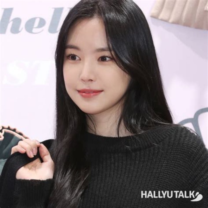 Just In: Son Naeun has officially departed from Apink ahead of the group’s 11th anniversary