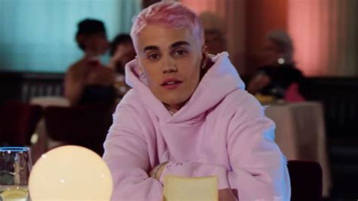 Justin Bieber Net Worth 2023, luxury lifestyle, awards, controversies dating history, and more
