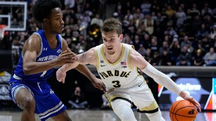 Kaufman-Renn leads No. 1 Purdue past New Orleans 74-53