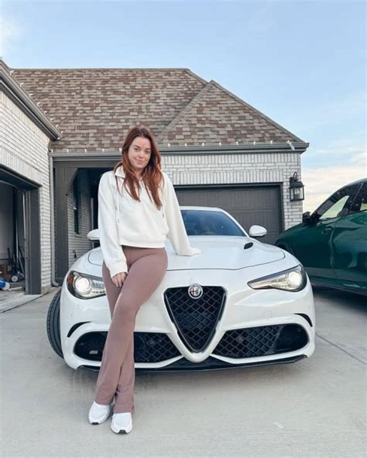 Kelley Lorraine (TikTok Star) Wiki, Biography, Age, Boyfriend, Family, Facts and Many More.
