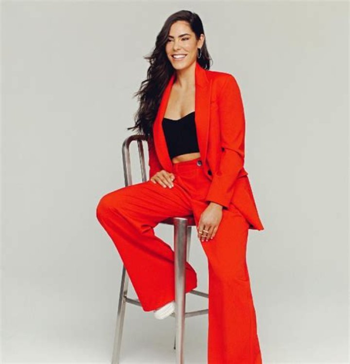 Kelsey Plum Net Worth 2023: Bio, Wiki, Career Earnings, At Beach and More