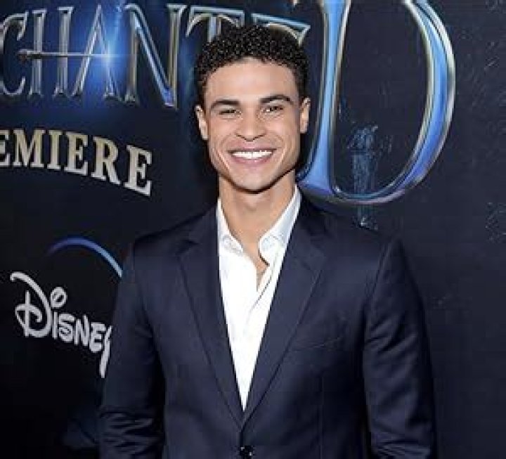 KOLTON STEWART (Actor) Wiki, Biography, Age, Girlfriends, Family, Facts and More