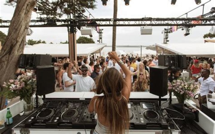 KSI leaves revellers stunned as he splashes out £50k on 600 bottles of champagne for entire Ibiza beach club