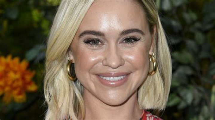 Lady Gang and Glee star Becca Tobin ‘not ashamed’ her ‘bare vagina was all over the internet’ after nude photo hack – The Sun
