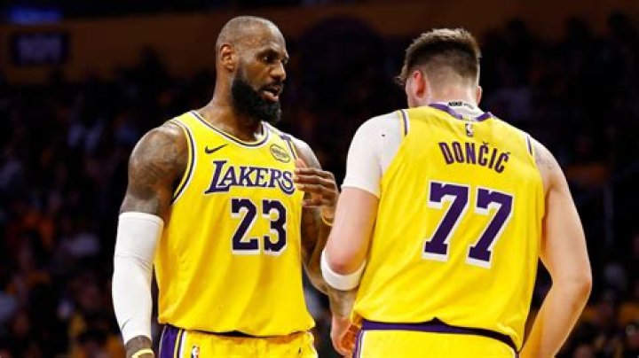 LeBron James reacts to claims he called timeout and subbed himself without asking Darvin Ham