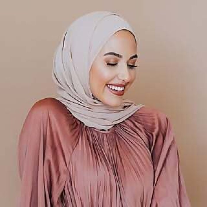 Leena Snoubar (Fashion Blogger) Wiki, Biography, Age, Boyfriend, Facts and More