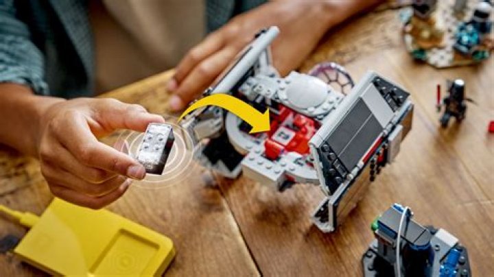 LEGO Unveils New LEGO DOTS Play Concept